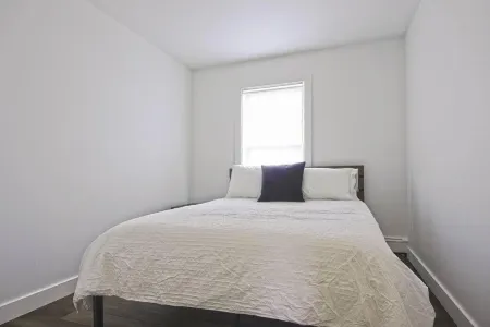 Sherby Prestige - Parking, King Bed, Sleeps 6 Отели в г. Шербрук