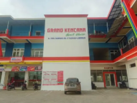 Grand Kencana Guesthouse Syariah near Wisata Bahari Lamongan Hotel di Paciran