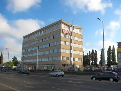Canada Hotel Budapest Hotels near Csapadékvíz befolyó