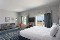 Hampton Inn & Suites Manistee Waterfront Отели в г. 