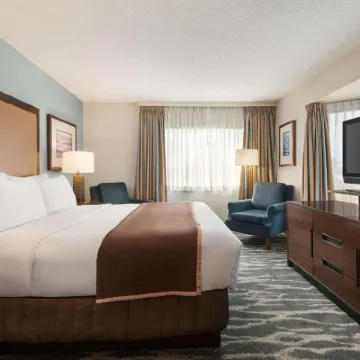 Travelodge by Wyndham Calgary South Hotels near Chinook Center