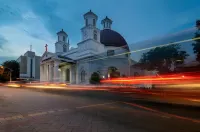 Queen Boutique Hotel Simpang Lima Hotell i Kaliwiru