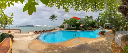 Aochalong Villa Resort & Spa Отели рядом с достопримечательностью «Aussie Divers Phuket»