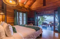 Koh Jum Ocean Beach Resort Hoteles en Nuea Khlong