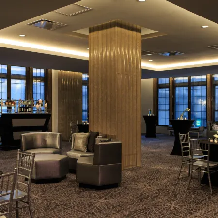 Renaissance Cincinnati Downtown Hotel
