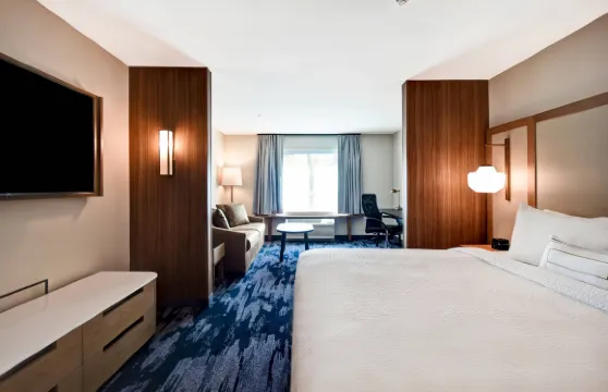 普利茅斯萬楓酒店