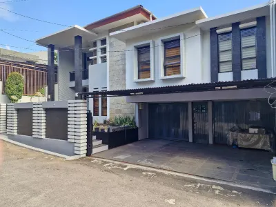 High Livin Villa Setrasari Hotel a Sukasari
