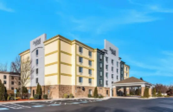 Clarion Pointe - Greensboro Coliseum Area Hotels in Guilford County