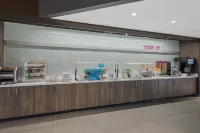 Tru by Hilton Greensboro