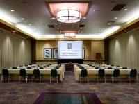 Embassy Suites by Hilton Kansas City International Airport Hotéis em May