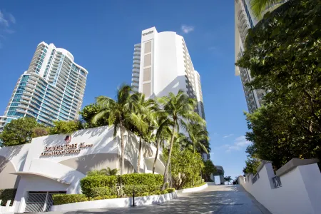 DoubleTree Resort & Spa by Hilton Hotel Ocean Point - North Miami Beach Отели рядом с достопримечательностью «Парк Таун Сентер»
