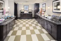Hampton Inn & Suites Lansing West Hotels in Waverly