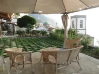 Villa on the Amalfi Coast with large garden overlooking the sea