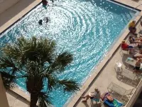 Oceanfront Getaway!! Relaxing Condo on the No-Drive Beach with a Pool, Hotels in Ponce Inlet