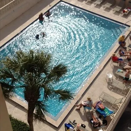 Oceanfront Getaway!! Relaxing Condo on the No-Drive Beach15% Discount Thru June Отели в г. Понс-Инлет
