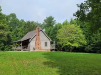 Remote, Modern, Cozy Cabin on 12 acres; Only 2.5 Miles from Traveler's Rest!
