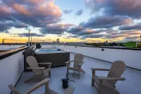 Milos Beach House "BRAND NEW" A Luxe Haven Steps from the Beach-ROOFTOP SWIMMING