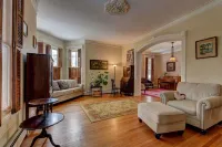 Spacious Victorian in N. Adams-walk to Mass MoCA Hotels in North Adams