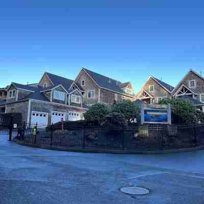 Ocean Front View in a Gated Community: Newly Updated/Added Bedroom Hotel Exterior