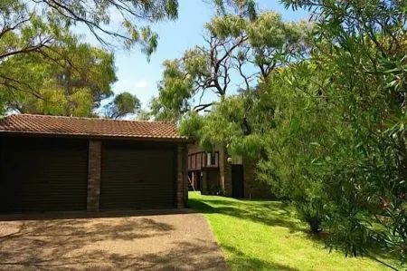 ABSOLUTE Mollymook BEACHFRONT - Direct beach access / Free Wifi / Quality linen