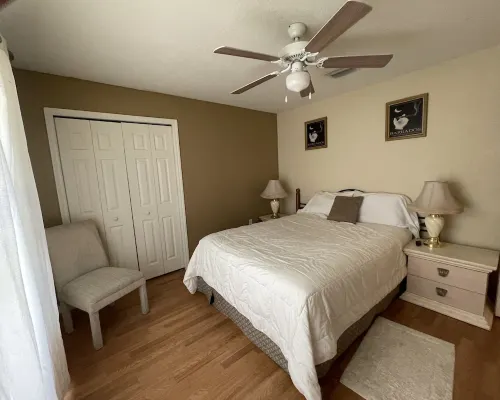 Rare & Amazing 3 bdrm 2 bath apt with pool gives you a home away from home feel. Hotels in Lutz
