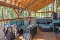 Newly owned Cabin w/ private hot tub, A/C & covered deck - Dog Friendly!