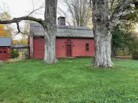 Charming idyllic farmhouse minutes to Great Barrington MA and Salisbury CT
