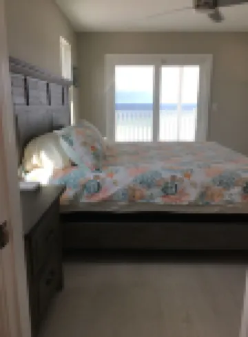Stunning Condo Inside / Out Direct Beach Front