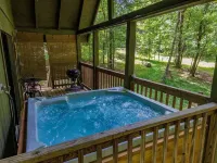 SOUTHERN CHARM w/ Hot Tub - Mountains Are Calling And We Must Go!!! 데칼프 카운티 호텔