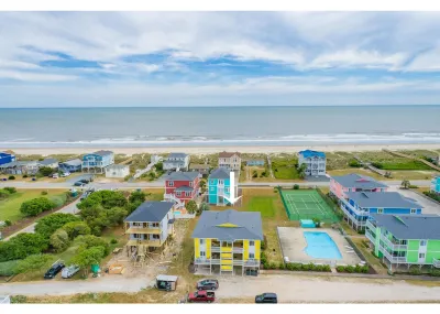 Beachski's Bungalow 2 Bedroom, 2 Bath with Pool and Tennis, Privat Beach Access!