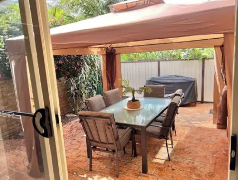 FantaSea In Ettalong Beach - 700m to Beach 3 bedrooms 6 Guests 4 Beds 2 Baths 意塔隆海灘酒店