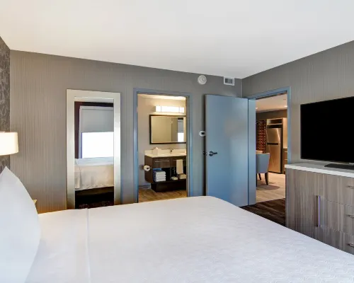 Home2 Suites by Hilton Edmonton South Hotel di Edmonton