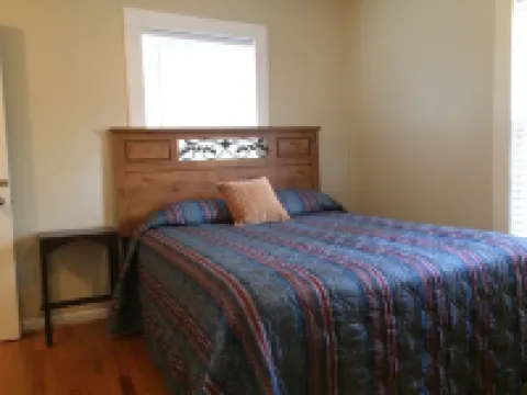 Discover Cherohala Skyway in just 6 mins! Cozy 3-bedroom retreat awaits. Hotels in Monroe County