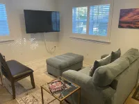 The Queen Suite - perfect Ocean Springs location only 1 block to Front Beach!