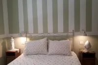 LAMIA in Itria Valley surrounded by greenery with swimming pool and pine forest