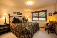 ADK Adventure Getaway - 5 Minutes to Whiteface Mtn.