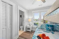 Amazing Views! Oceanfront next to Pier. 5 bed 5 bath. Sleeps 11. Family Friendly