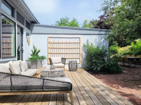 Modern Mid Century, 2 Bedrooms 2 Baths in West End with Parking