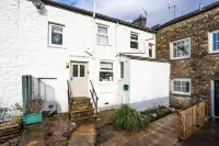 Luxury Boutique Cottage Hotels near Farfield Mill