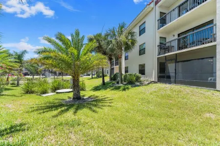 1st floor beach condo in Ocean Village Club, heated pool, steps to ocean!