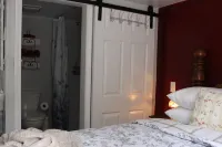 Little House in the Pine Woods Hotels in Le Flore County