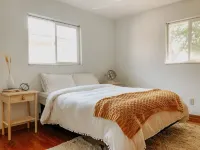 Cozy stay within one mile of downtown Delaware’s shops, restaurants and pubs. Hotels in Delaware