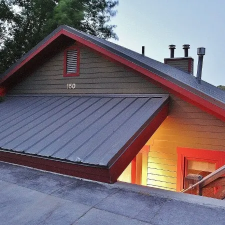 GREAT OLD TOWN LOCATION- SKI TO TOWN LIFT & STEPS TO MAIN ST!