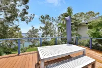 Wangi Waterfront HIdeaway Hotels in Swansea
