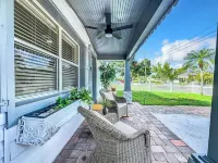 Poolside Paradise Near Siesta Key Beach Hotels in Bee Ridge