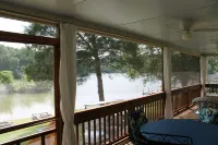 Clementine Cottage- Quiet Charming Cottage on Lincoln Lake