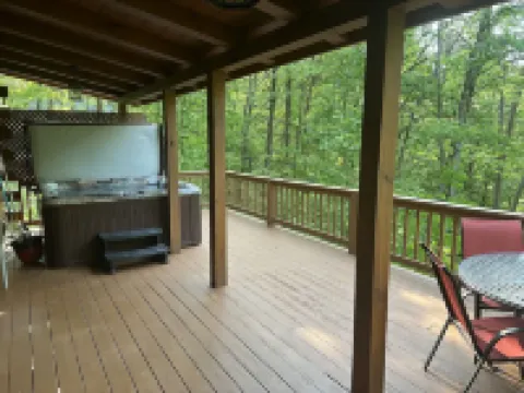 Spacious Log Cabin with Hot Tub, Fire Pit, Large Decks & Wood Fireplace