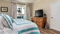 Beachfront, Poolside for Two Pools, 3-Bdrms/3-Baths, Sleeps 8. Perfect Getaway!