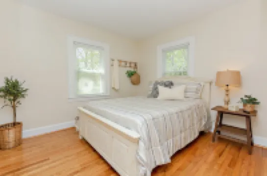 Modern Comfort Meets Relaxation- Spa Style Master with a Jacuzzi& Outdoor Oasis