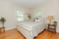 Modern Comfort Meets Relaxation- Spa Style Master with a Jacuzzi& Outdoor Oasis